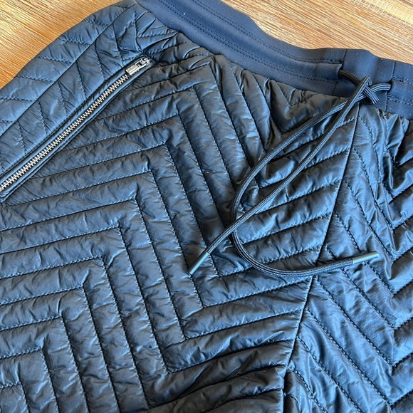 Athleta Apres Quilted Ski Shorts - Picture 3 of 6